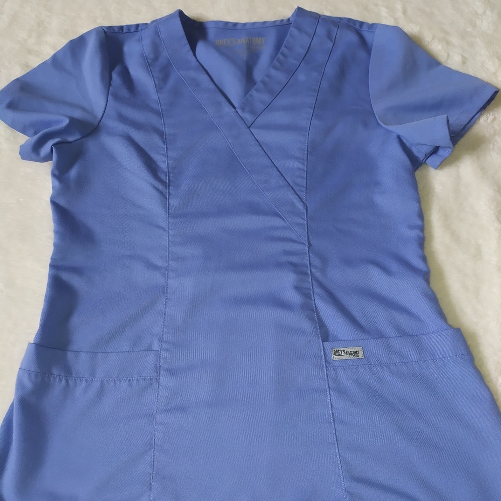Scrub top